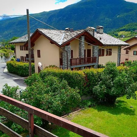 Appartamento Ai Piedi Del Gran Paradiso Saint-Pierre Exteriör bild